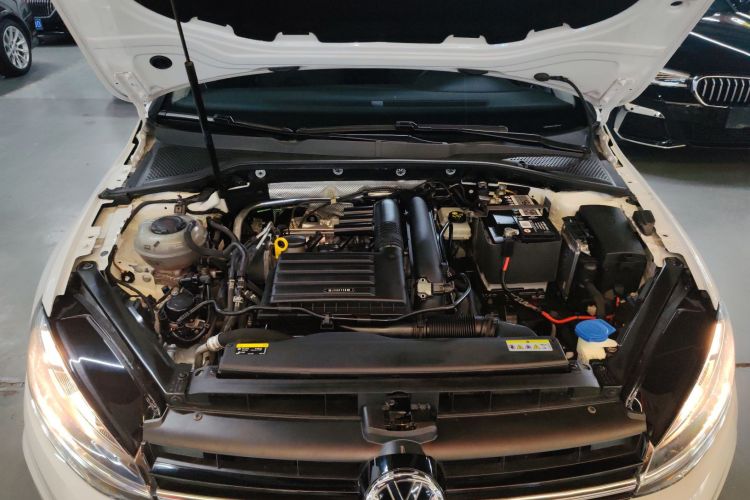 Volkswagen Golf 2020 изображение автомобиля #25