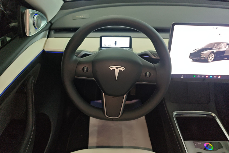 Tesla Model Y 2023 #15 Tesla Model Y 2023 car image #15
