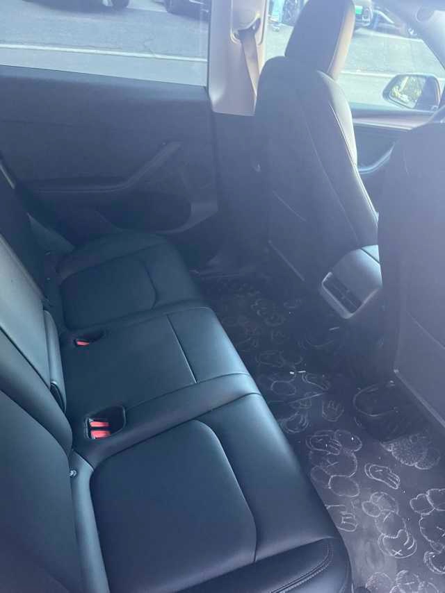 Tesla Model Y 2021 #6 Tesla Model Y 2021 car image #6