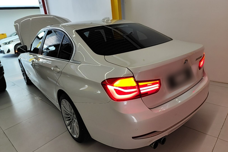 BMW 3 Series 2018 car image #5