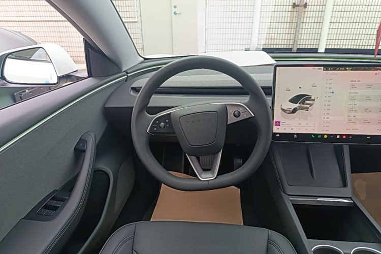 Tesla Model 3 2024 #11 Tesla Model 3 2024 car image #11