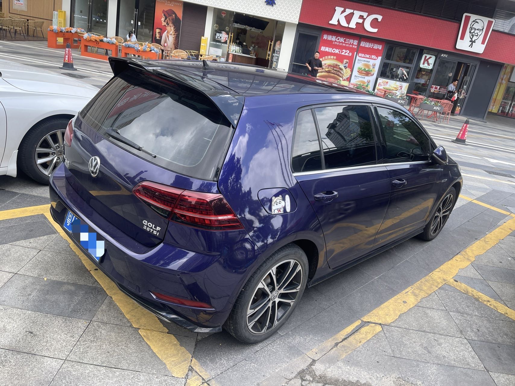 Volkswagen Golf 2019 car image #4
