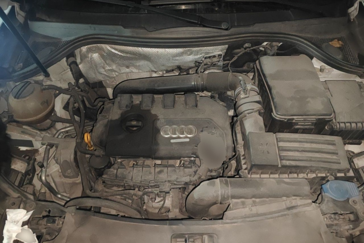 Audi Q3 2015 car image #20