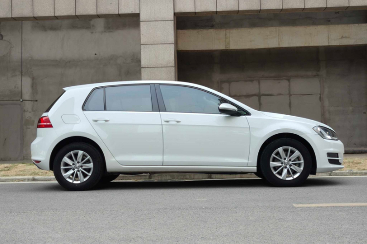 Volkswagen Golf 2016 car image #3