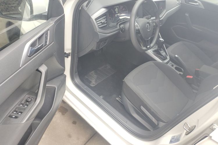 Volkswagen Polo 2020 car image #16