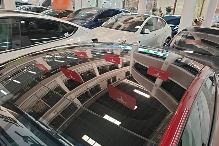 Tesla Model 3 2024 car image #23