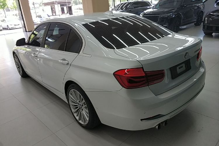 BMW 3 Series 2018 car image #7