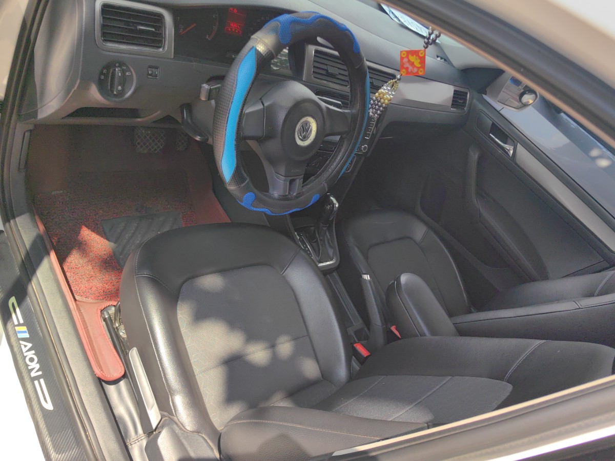 Volkswagen Santana 2016 car image #2