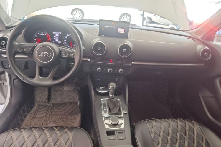 Audi A3 2018 car image #10