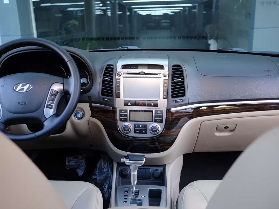 Hyundai Santa Fe Classic 2011 car image #61