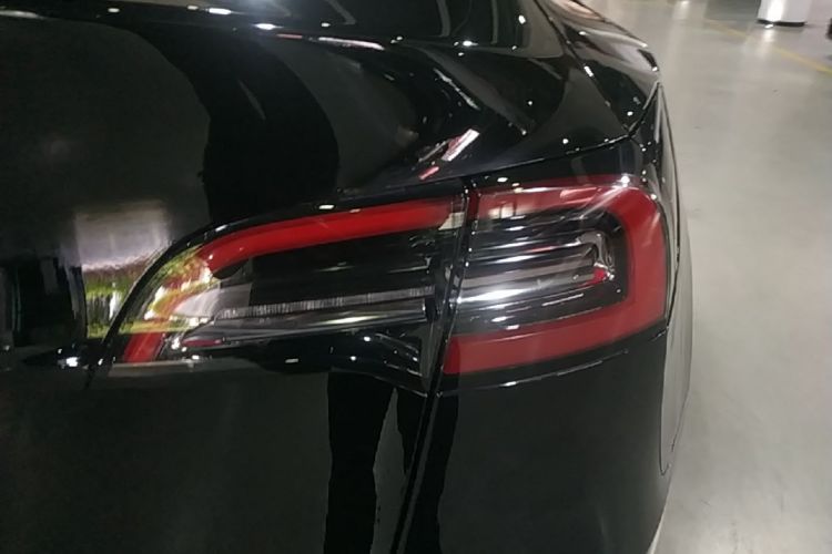 Tesla Model Y 2024 car image #8