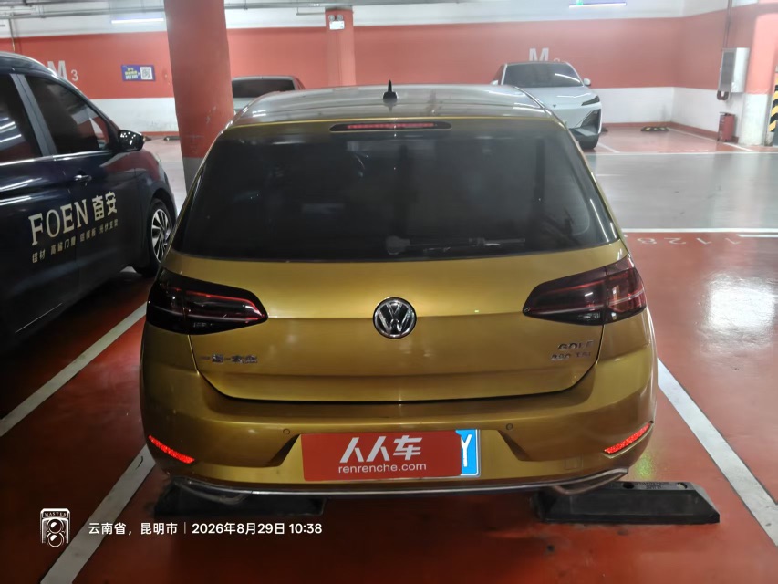 Volkswagen Golf 2018 car image #8