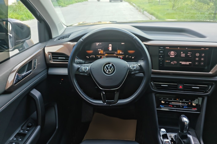 Volkswagen Tharu 2022 car image #11