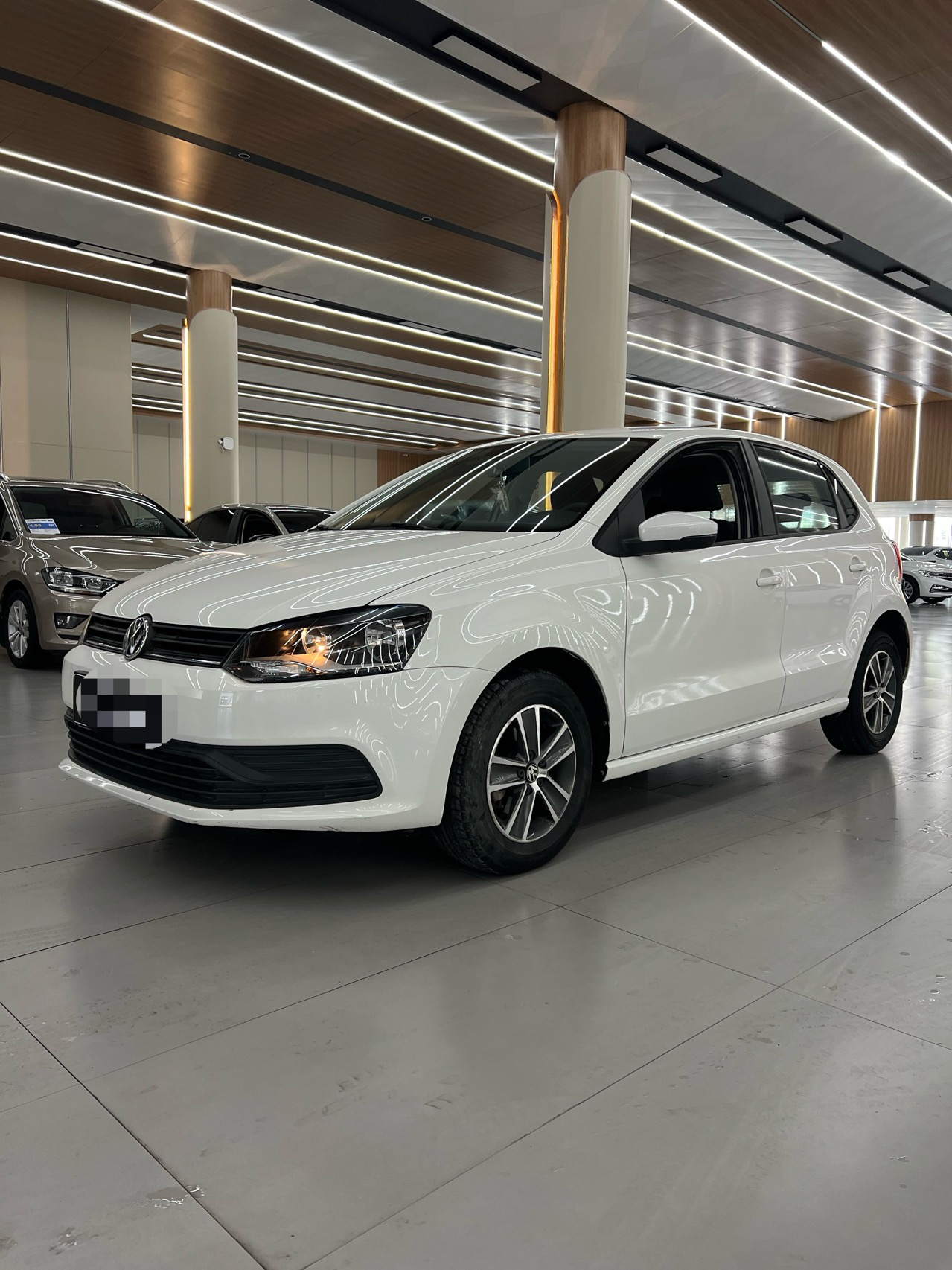 Volkswagen Polo 2016 Volkswagen Polo 2016 car image
