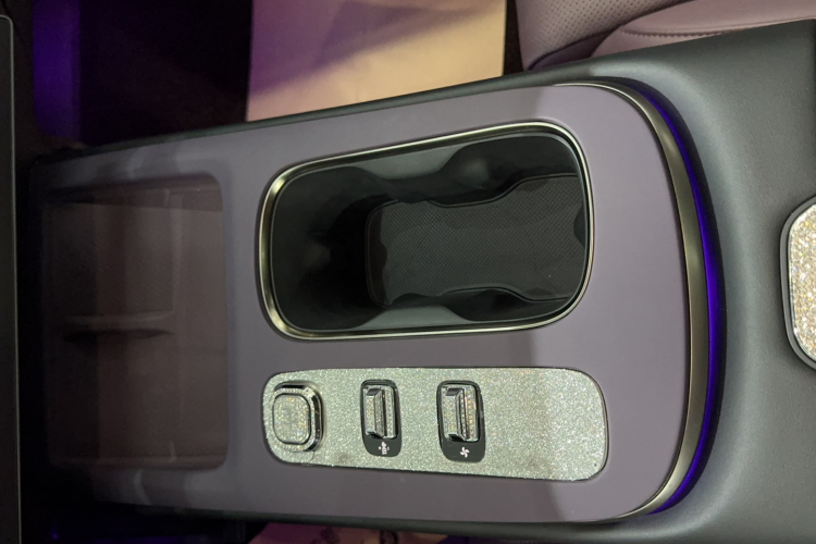 MI SU7 2024 image de voiture #17