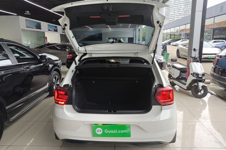 Volkswagen Polo 2021 car image #19