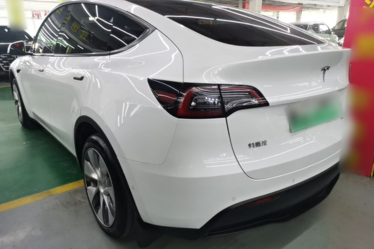 Tesla Model Y 2023 #5 Tesla Model Y 2023 car image #5