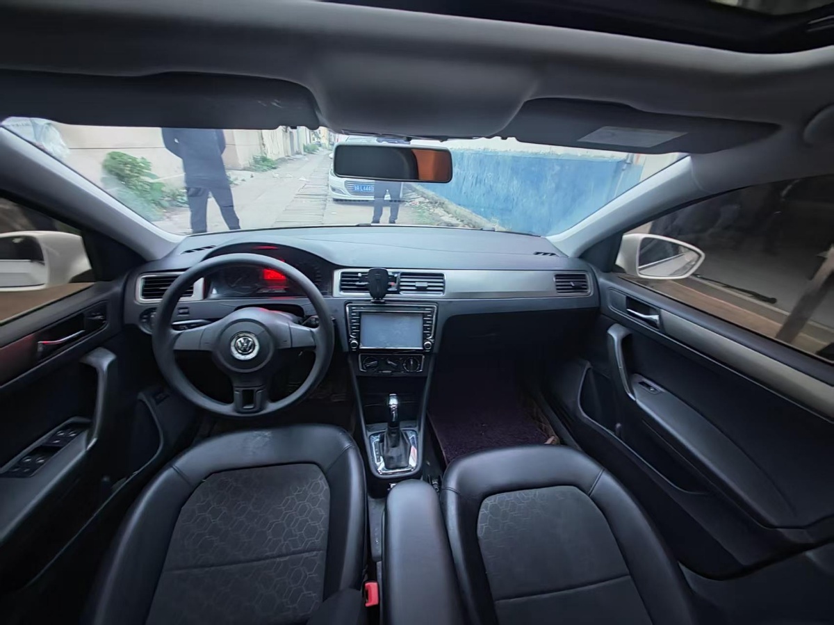 Volkswagen Santana 2015 car image #4