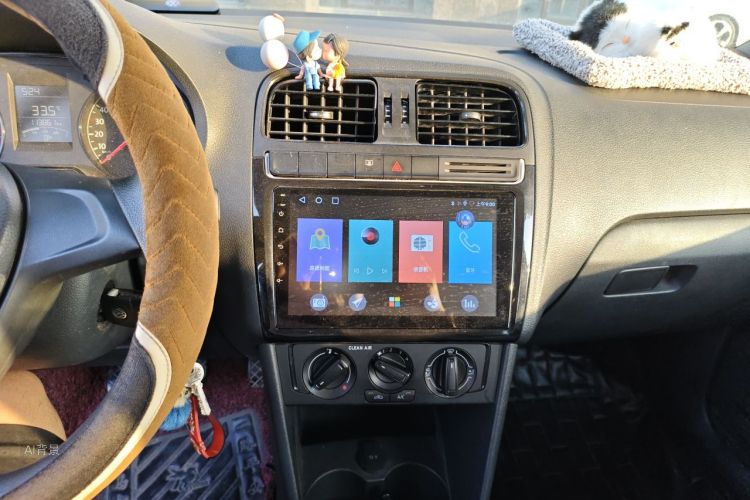 Volkswagen Polo 2017 car image #15