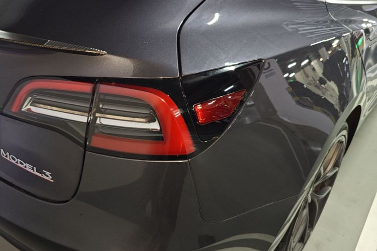 Tesla Model 3 2021 car image #8