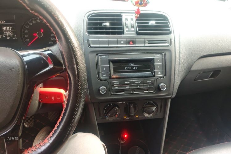 Volkswagen Polo 2017 car image #15