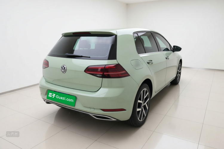 Volkswagen Golf 2018 car image #7