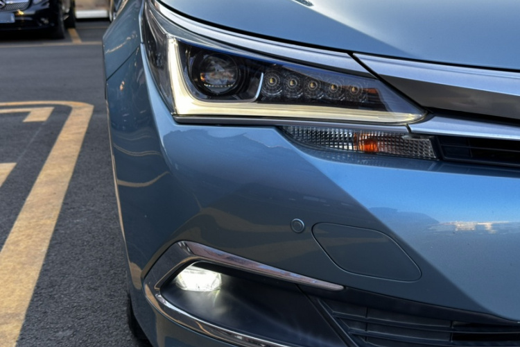 Toyota Corolla 2015 #12 Toyota Corolla 2015 car image #12