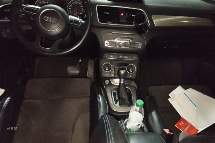 Audi Q3 2019 car image #11