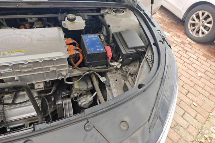 BYD Han 2023 car image #29