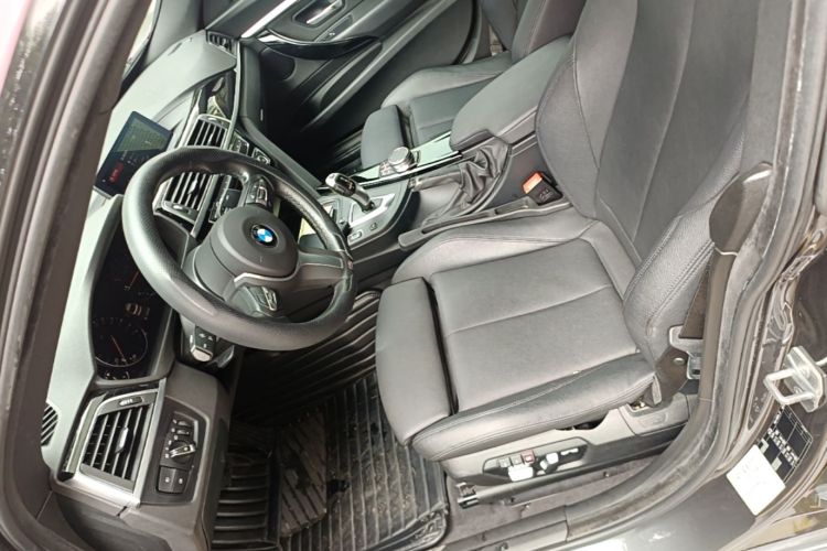 BMW 3 Series GT 2019 صورة سيارة #19