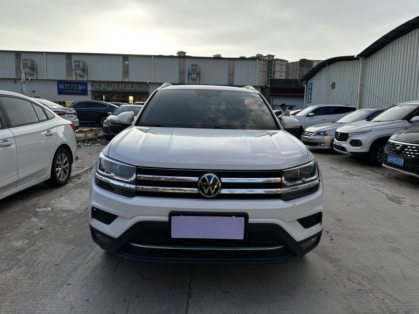 Volkswagen Tharu 2021 car image #2