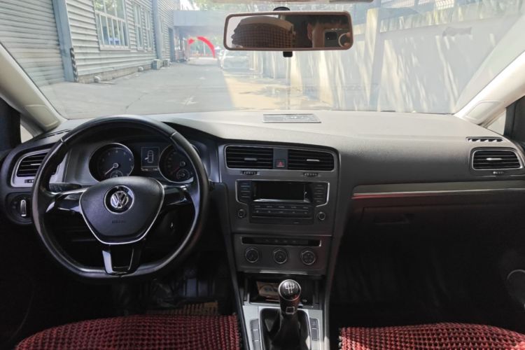 Volkswagen Golf 2015 car image #11