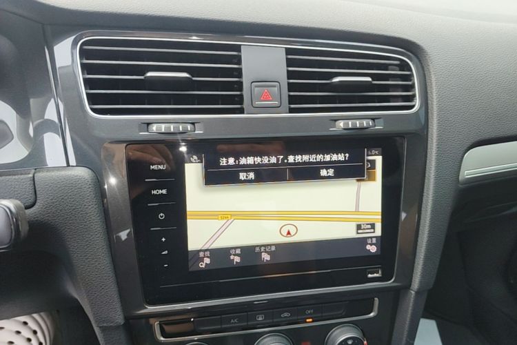 Volkswagen Golf 2020 car image #17