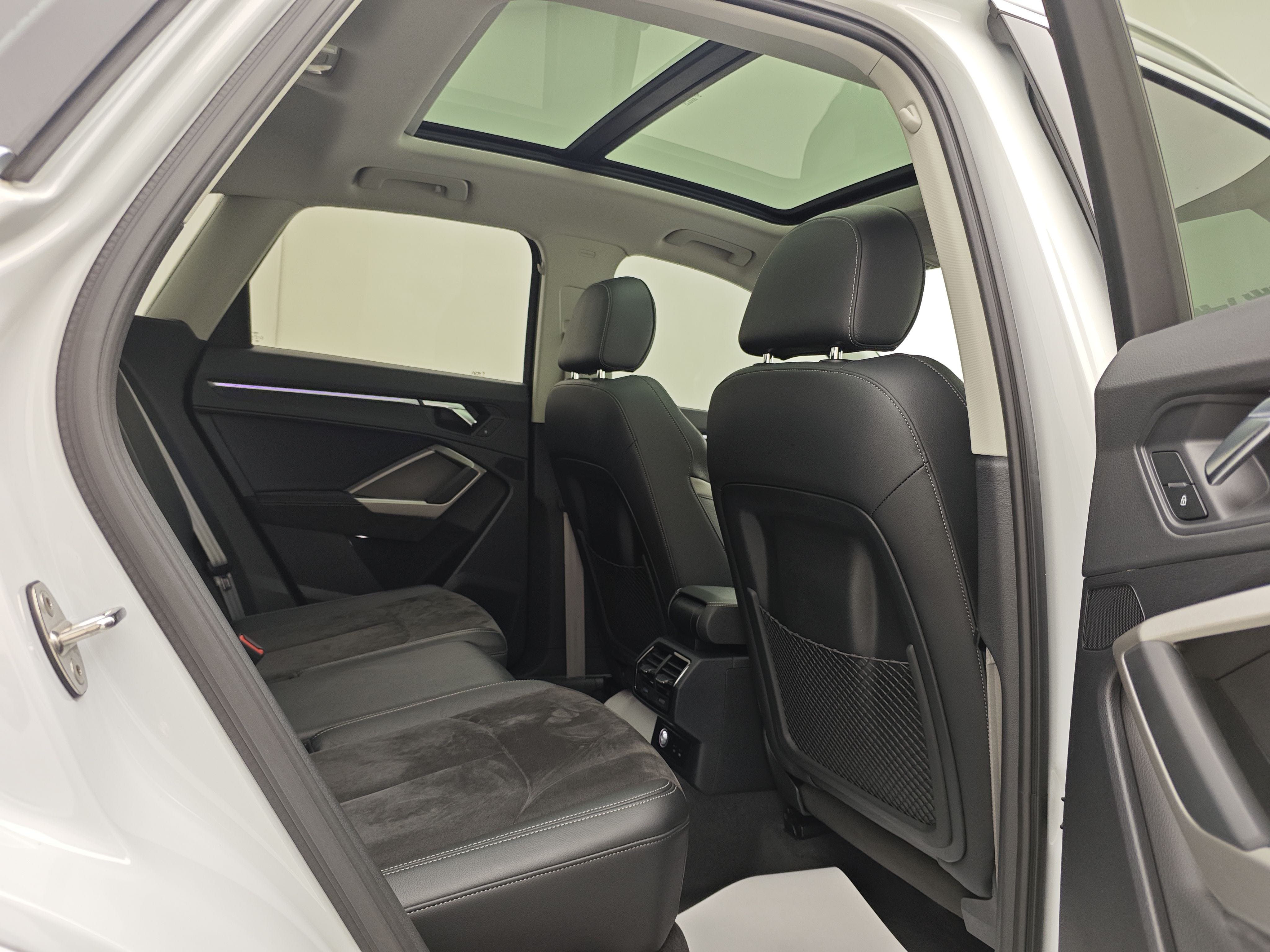 Audi Q3 2021 imagen de coche #11