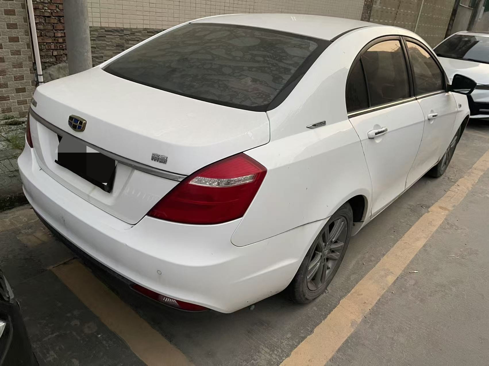 GEELY Emgrand 2017 car image #2
