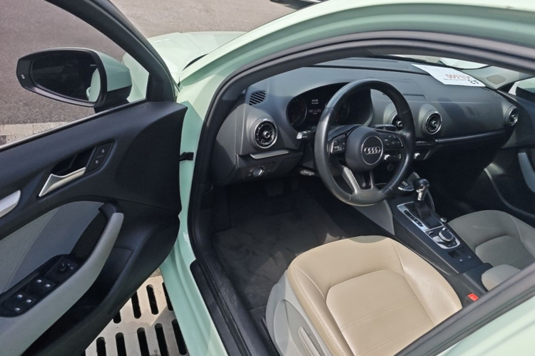 Audi A3 2019 car image #16