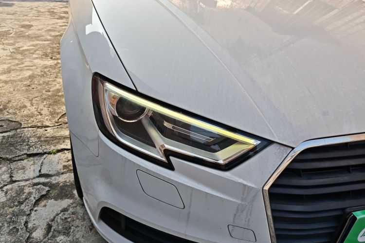 Audi A3 2018 car image #8