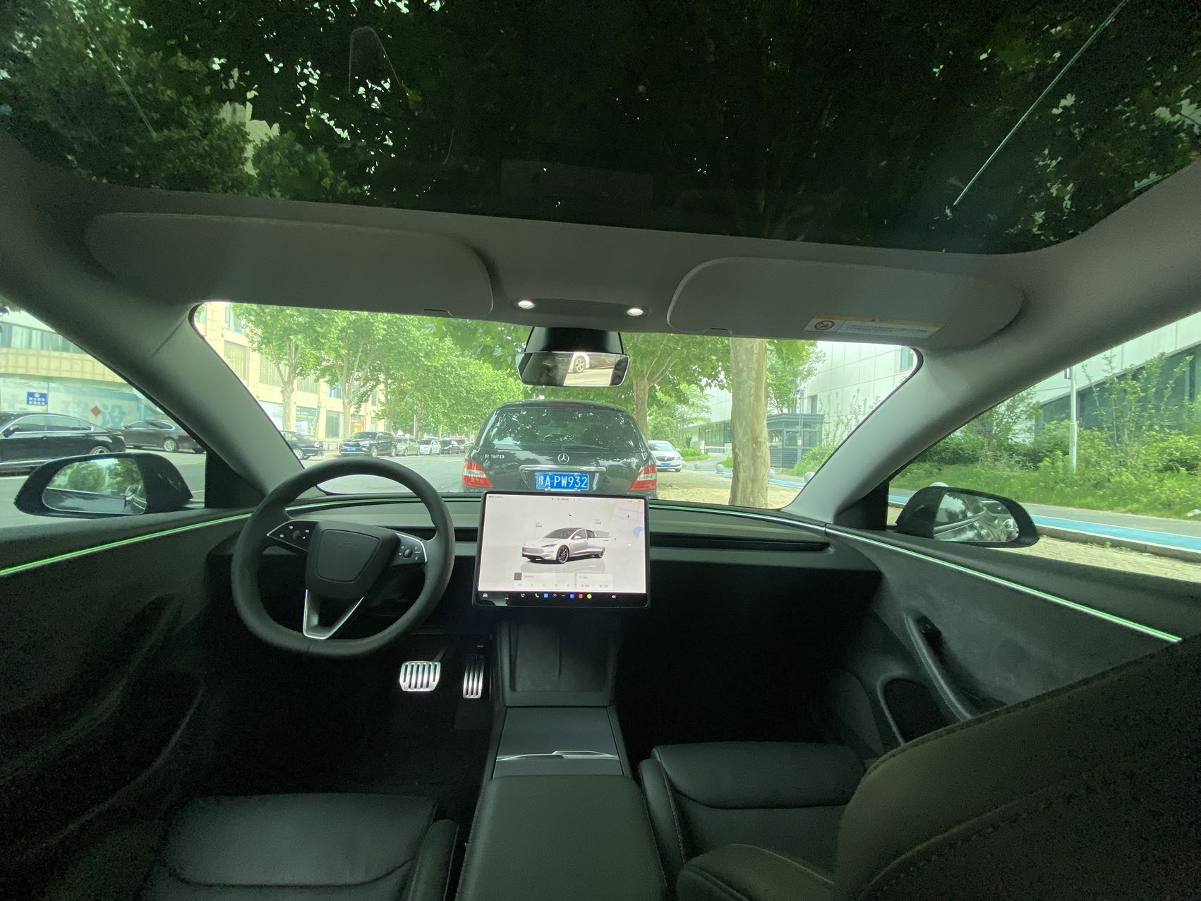 Tesla Model 3 2025 car image #9