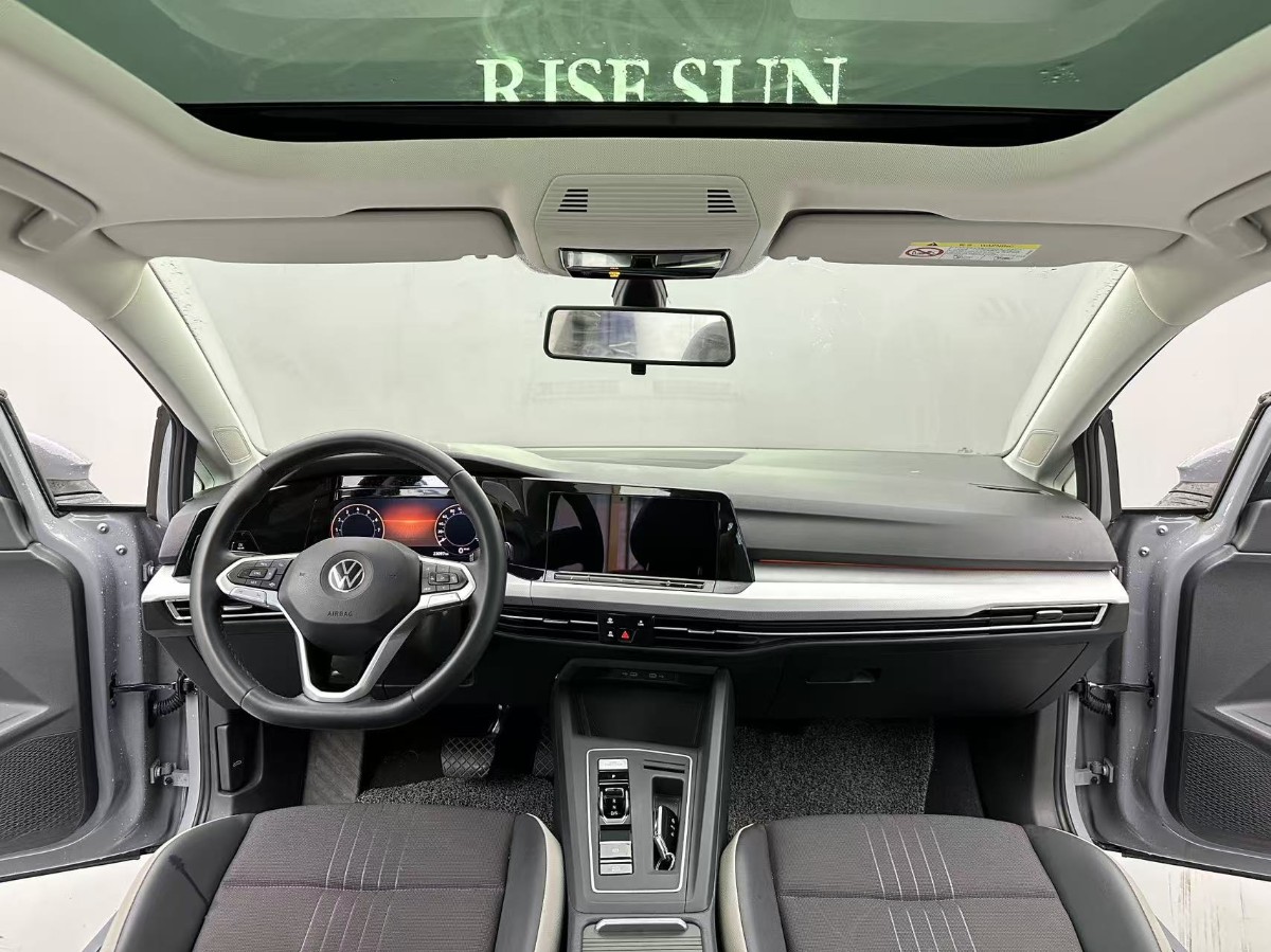 Volkswagen Golf 2023 immagine di auto #5