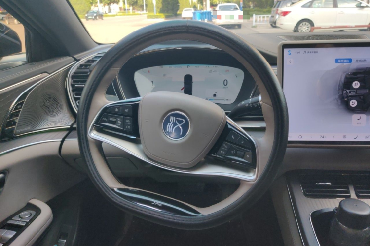 BYD Han 2024 car image #15
