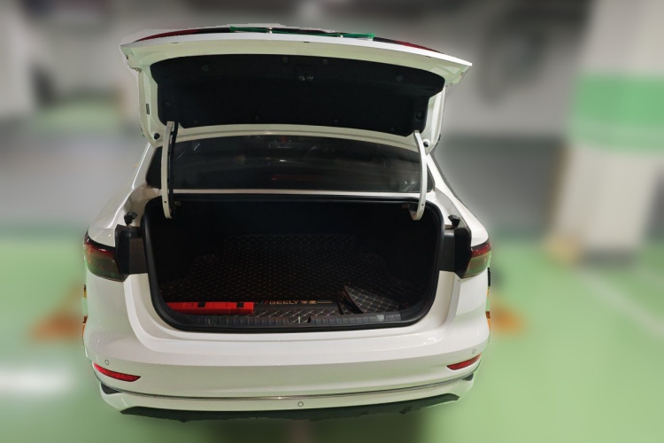 GEELY Emgrand 2021 car image #17