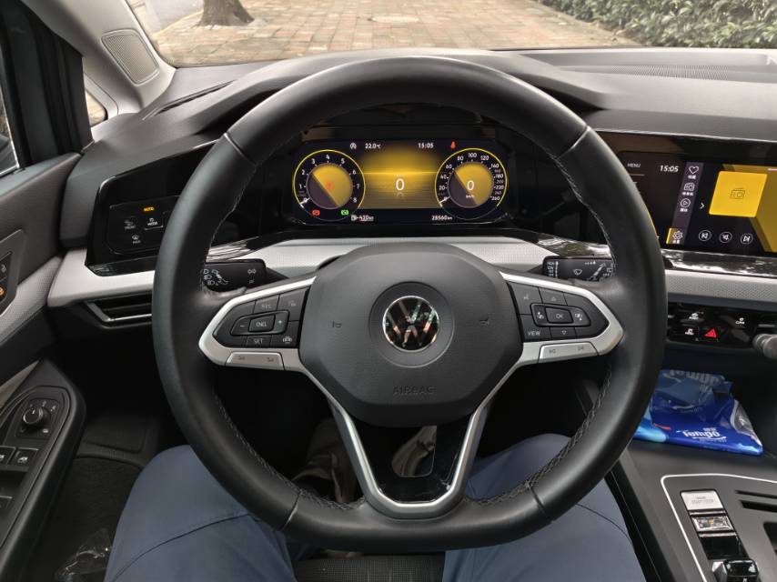Volkswagen Golf 2022 car image #5