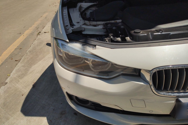 BMW 3 Series 2018 #8 BMW 3 Series 2018 car image #8