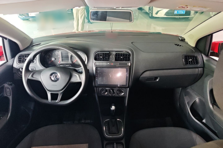 Volkswagen Polo 2018 car image #13