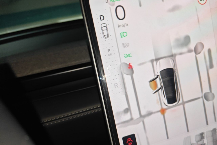 Tesla Model Y 2025 #18 Tesla Model Y 2025 car image #18