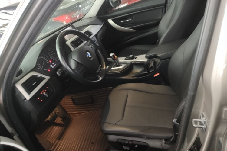 BMW 3 Series 2015 car image #19
