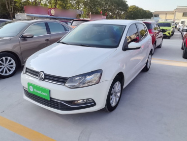 Volkswagen Polo 2015 Volkswagen Polo 2015 car image