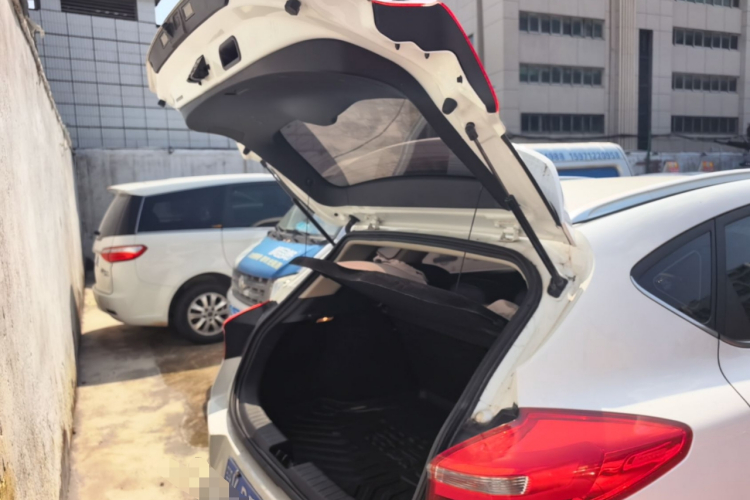 GEELY Emgrand GS 2019 #19 GEELY Emgrand GS 2019 صورة سيارة #19