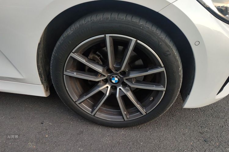 BMW 3 Series 2021 car image #9