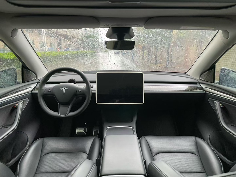 Tesla Model Y 2024 #5 Tesla Model Y 2024 car image #5